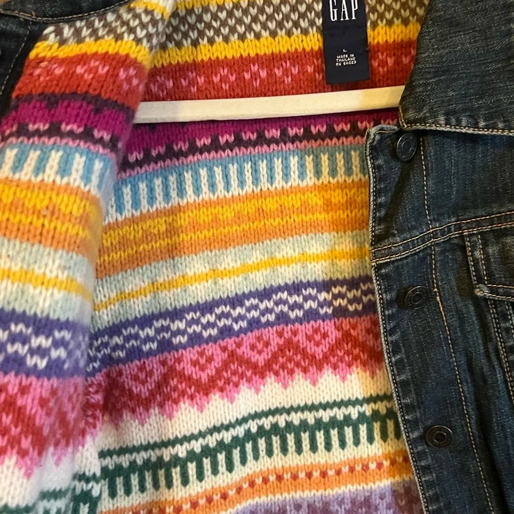 GAP Women's Classic Blue Jean Jacket - Picture 2 of 4